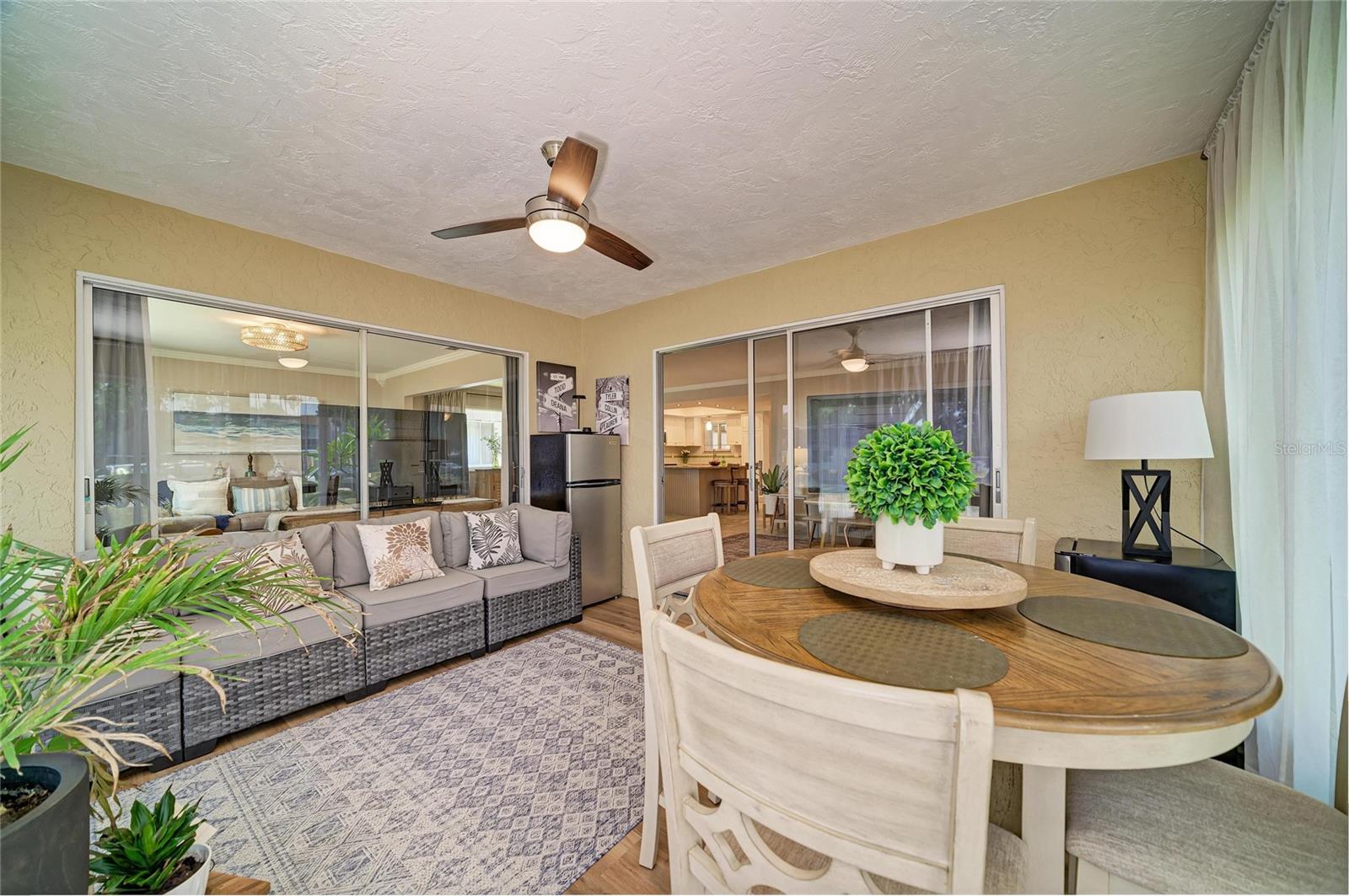 GLEN OAKS RIDGE VILLAS 2 - Residential