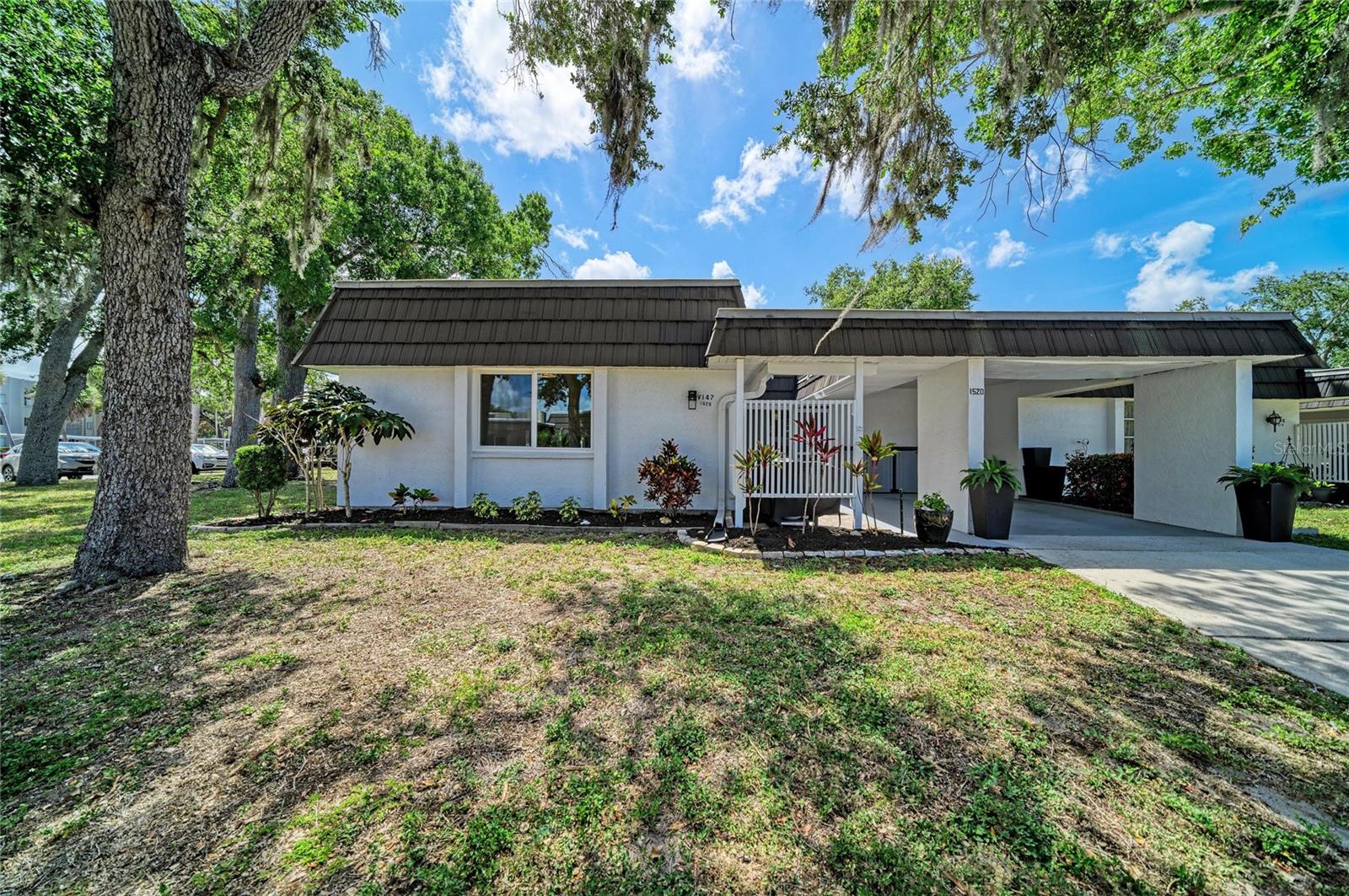 GLEN OAKS RIDGE VILLAS 2 - Residential