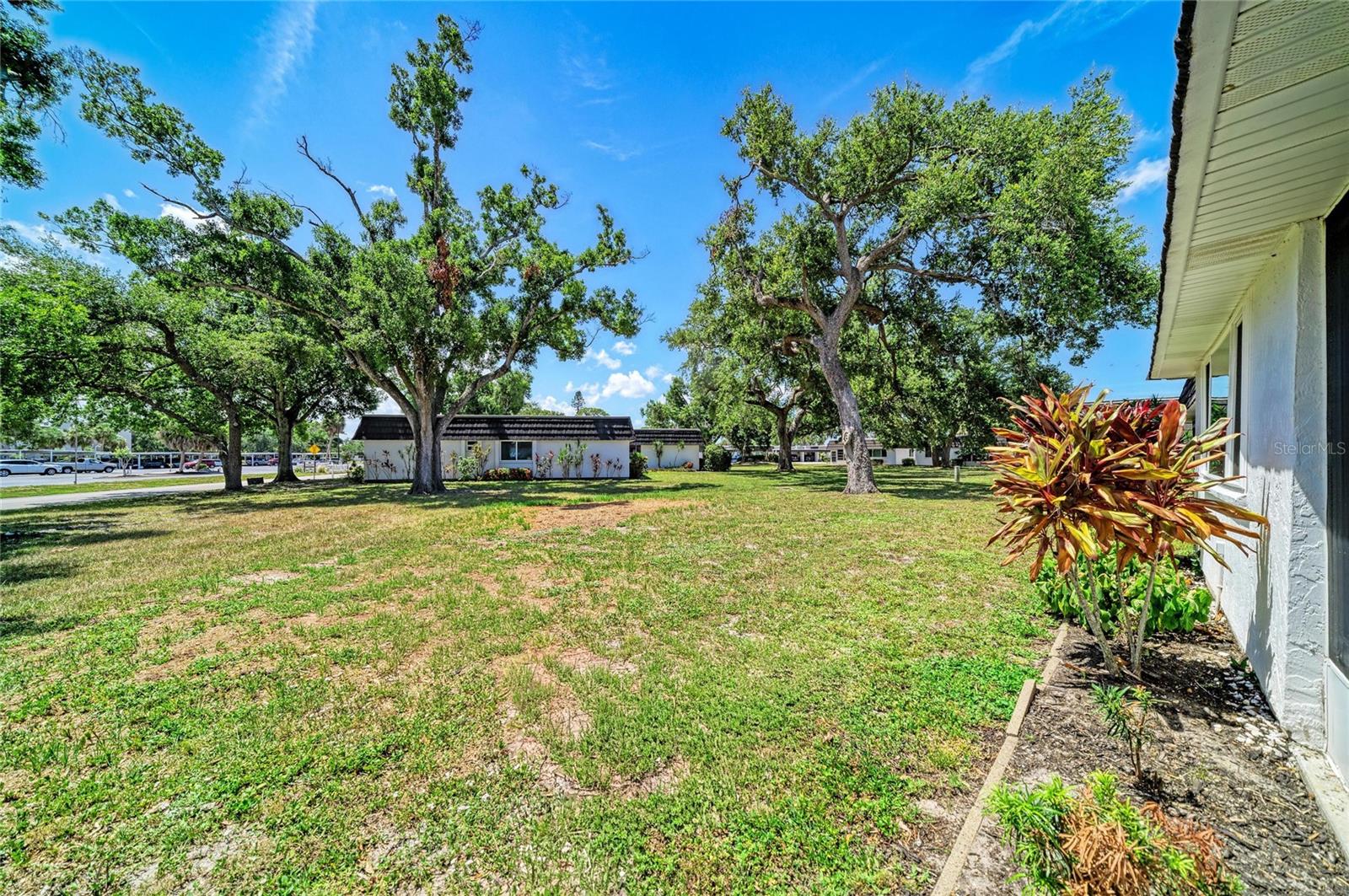 GLEN OAKS RIDGE VILLAS 2 - Residential