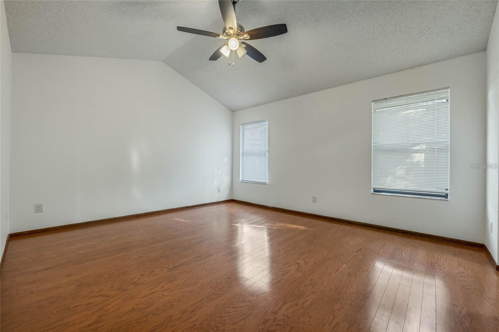 MILL RUN UNIT 8 - Residential