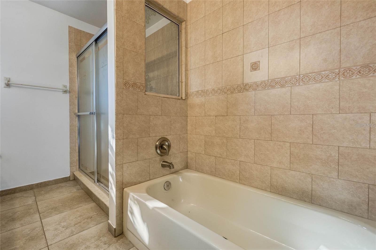 MILL RUN UNIT 8 - Residential