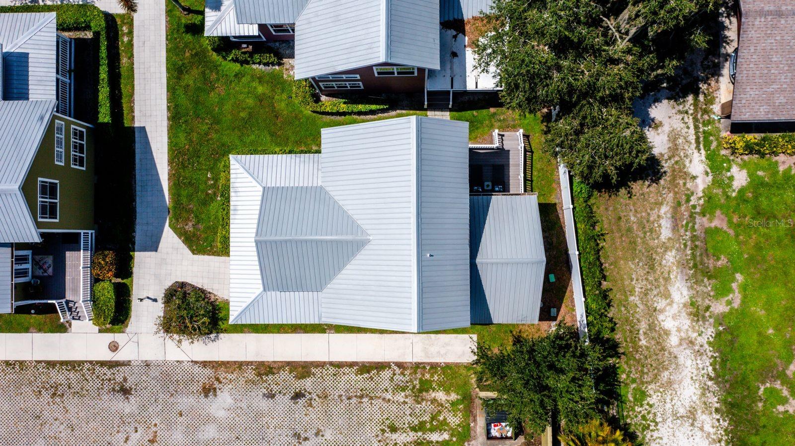 COTTAGES/THE LAKE - Residential