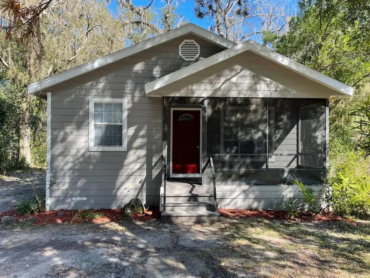 Cute 3/2 in the heart of High Springs walking distance to downtown. Private back yard! Contact today for your private tour!