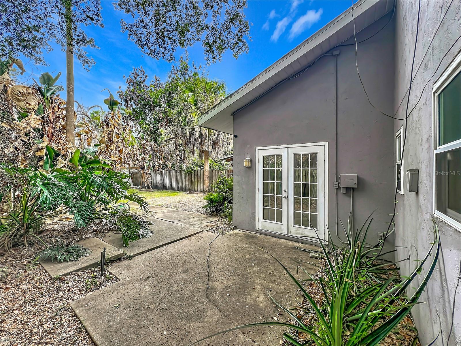 LAUREL GARDENS CONDO OR 6129/3917 - Residential