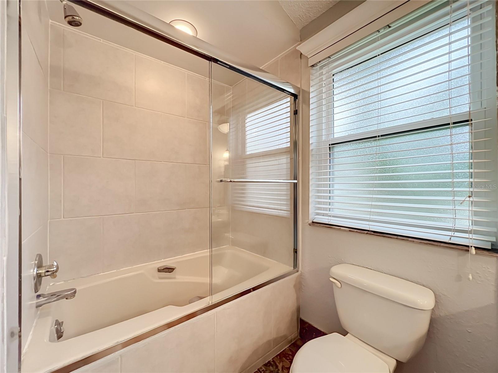 LAUREL GARDENS CONDO OR 6129/3917 - Residential