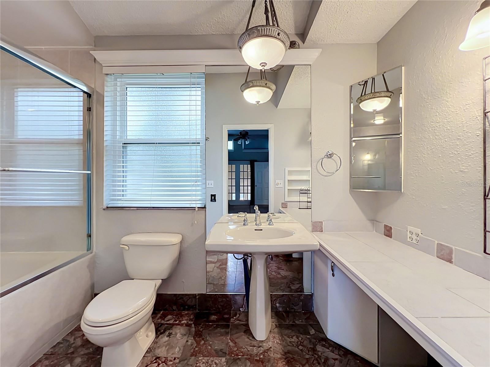 LAUREL GARDENS CONDO OR 6129/3917 - Residential