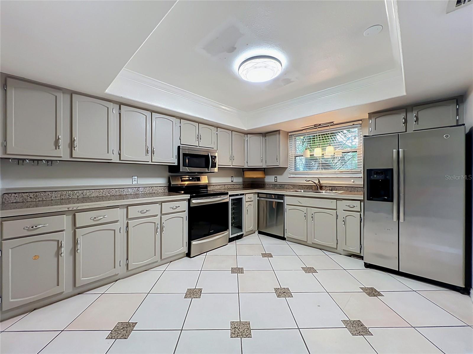LAUREL GARDENS CONDO OR 6129/3917 - Residential