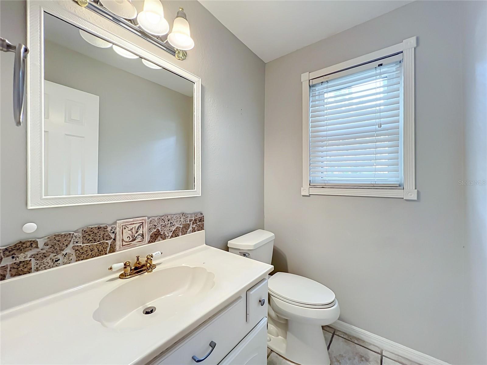 LAUREL GARDENS CONDO OR 6129/3917 - Residential