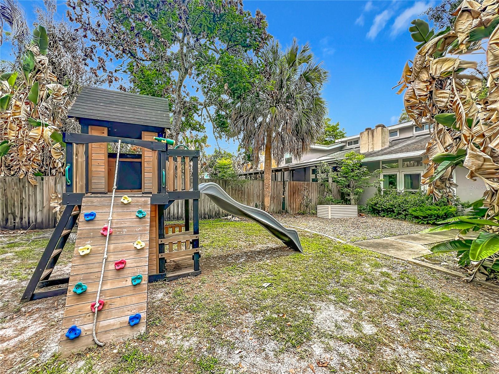 LAUREL GARDENS CONDO OR 6129/3917 - Residential