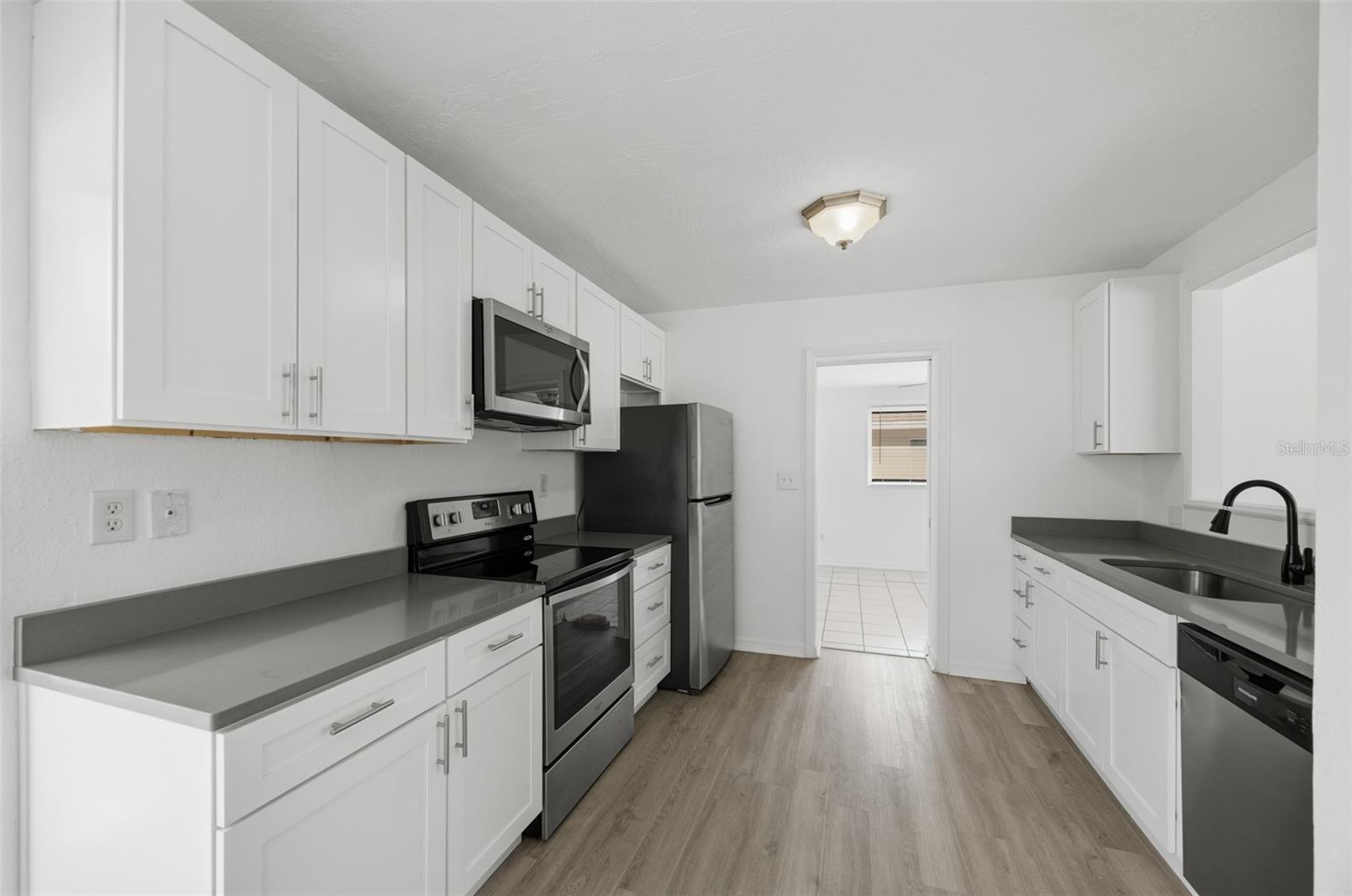 SNELL SHORES MANOR - Residential