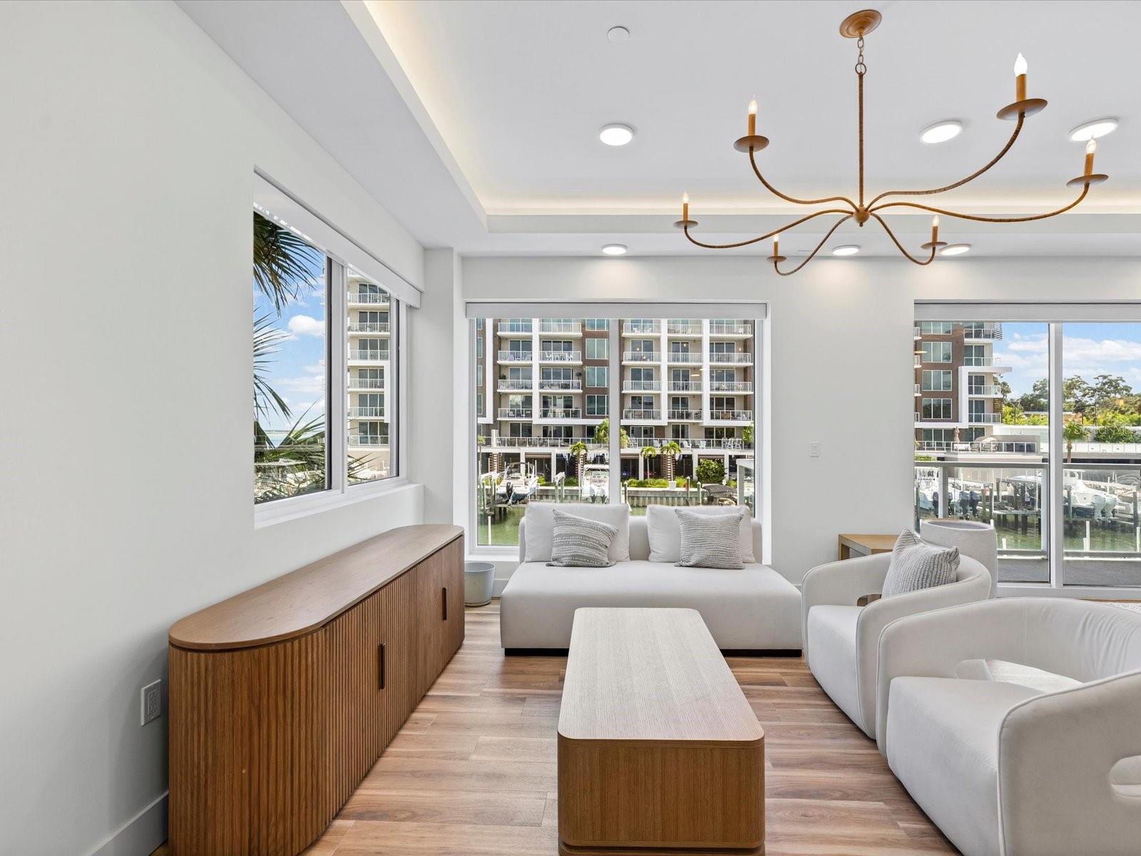 MARINA BAY MASTER CONDO - Residential