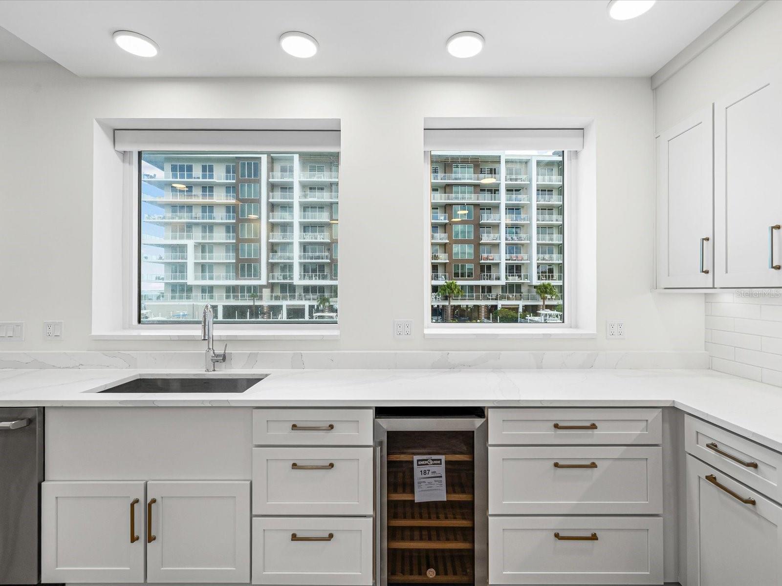MARINA BAY MASTER CONDO - Residential