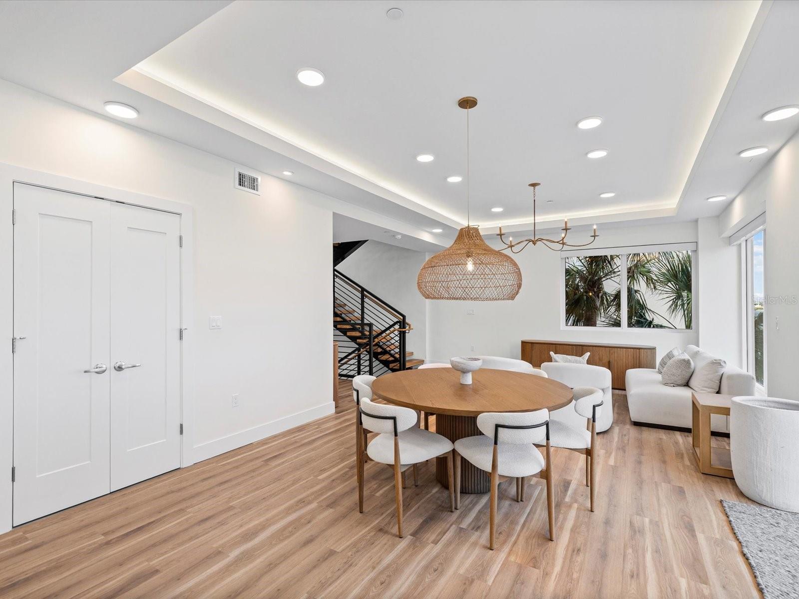MARINA BAY MASTER CONDO - Residential
