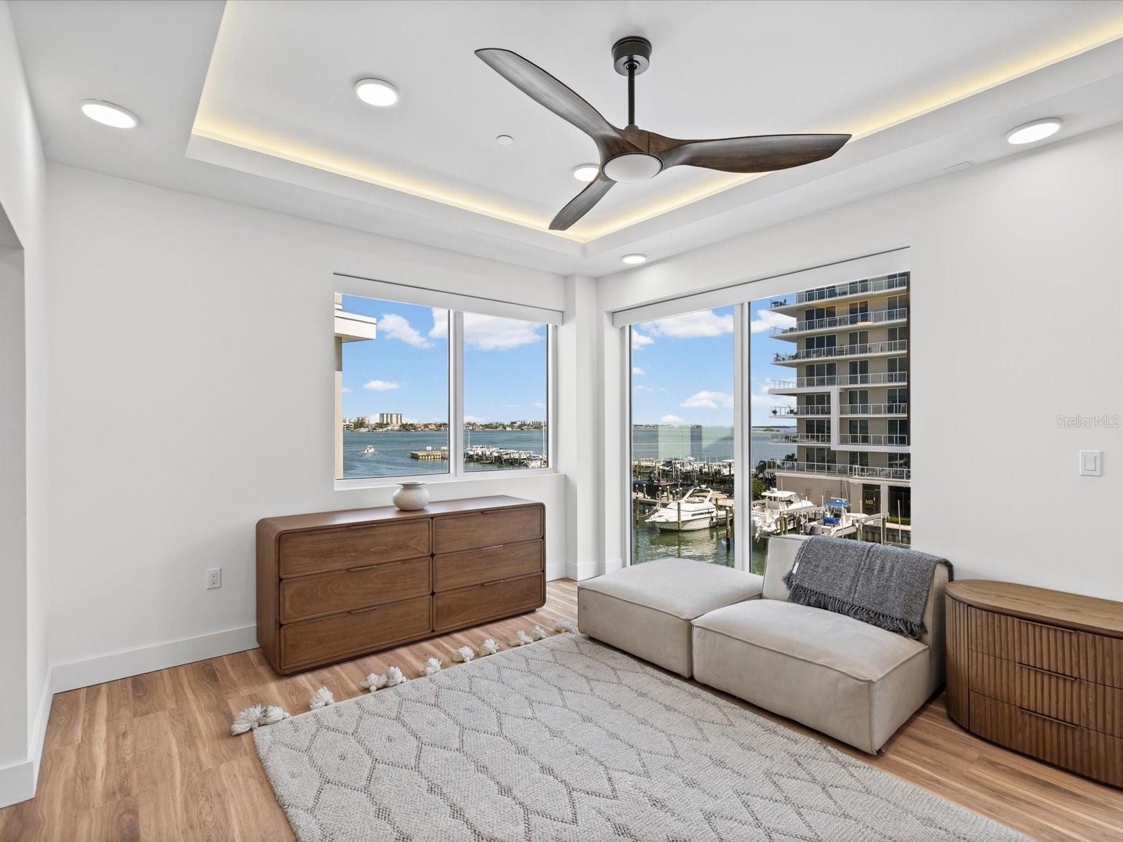 MARINA BAY MASTER CONDO - Residential