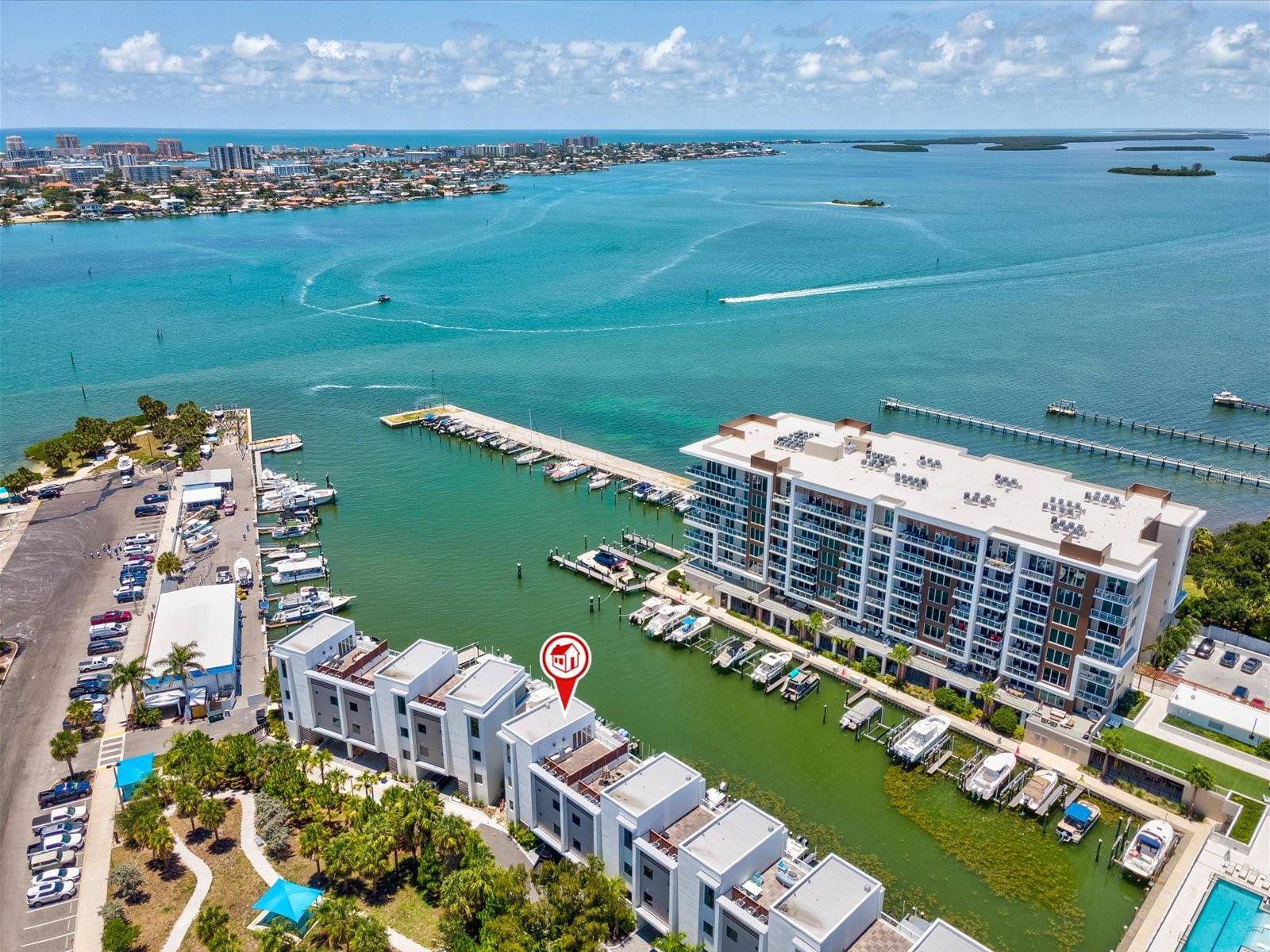 MARINA BAY MASTER CONDO - Residential