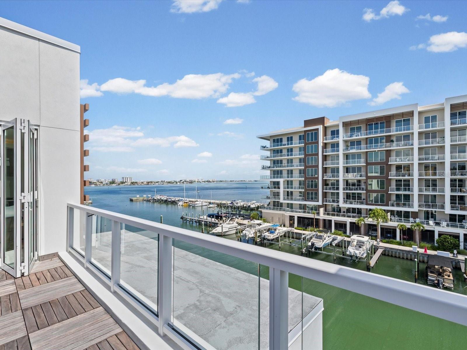 MARINA BAY MASTER CONDO - Residential