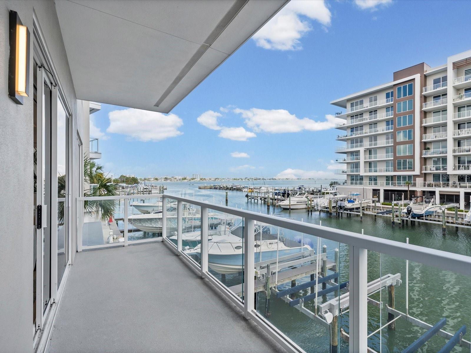 MARINA BAY MASTER CONDO - Residential