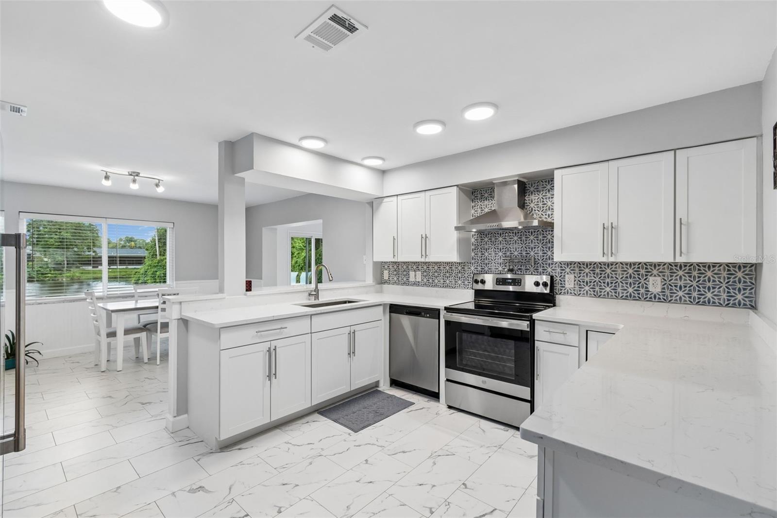 PARK LAKE ESTATES - Residential