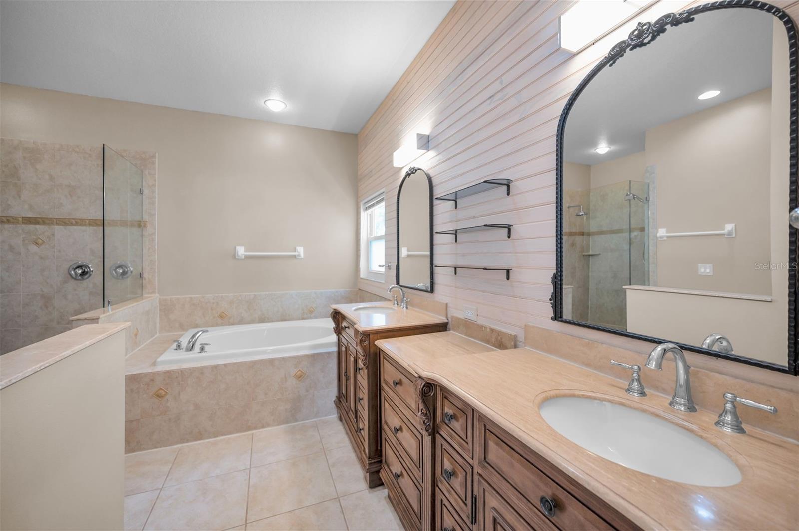 LAKE HIGHLANDS ESTATES - Residential