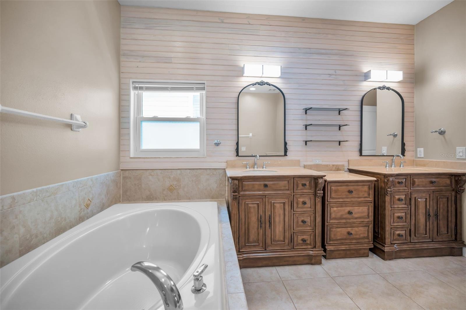 LAKE HIGHLANDS ESTATES - Residential