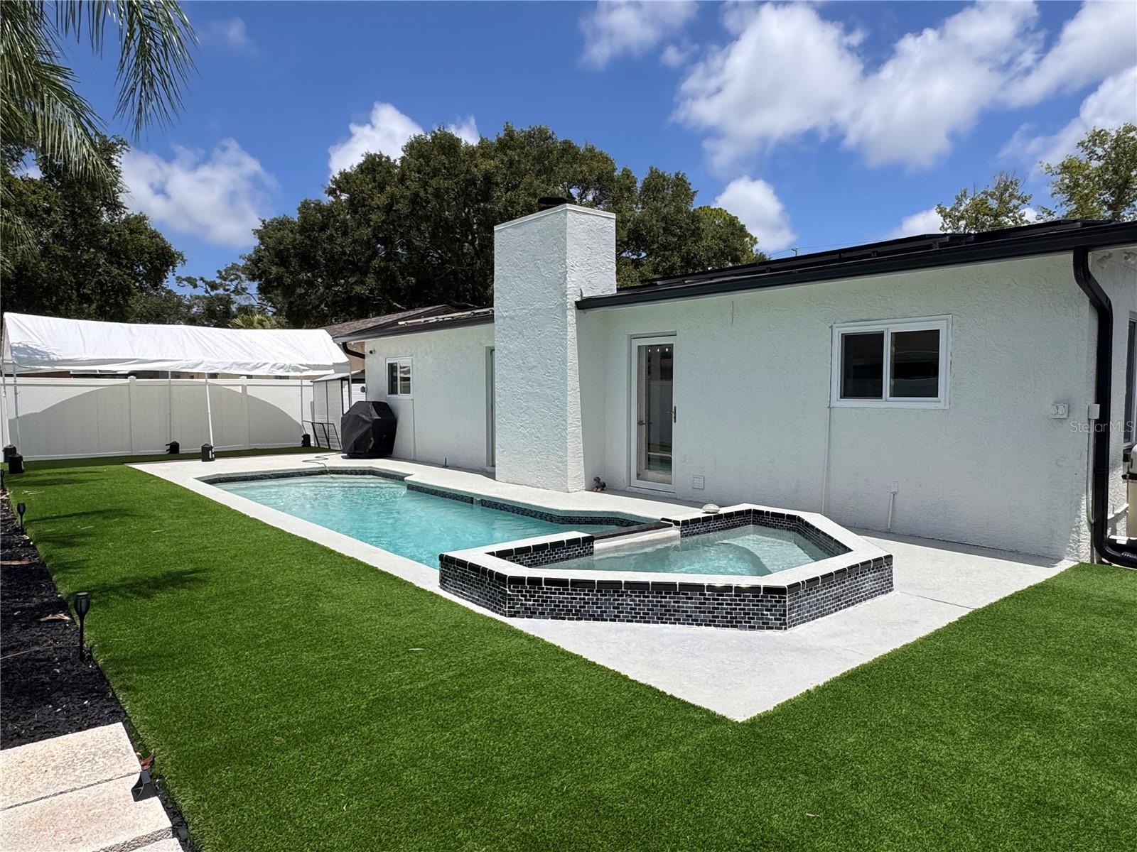 SEMINOLE PINES SUB PH 1 - Residential