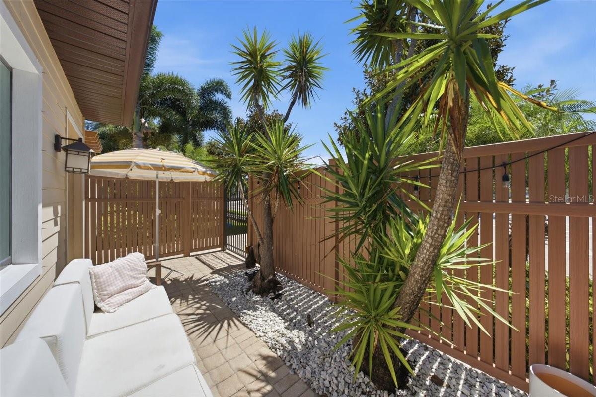 HIGHLAND COURTYARD TWNHMS UNIT ONE - Residential