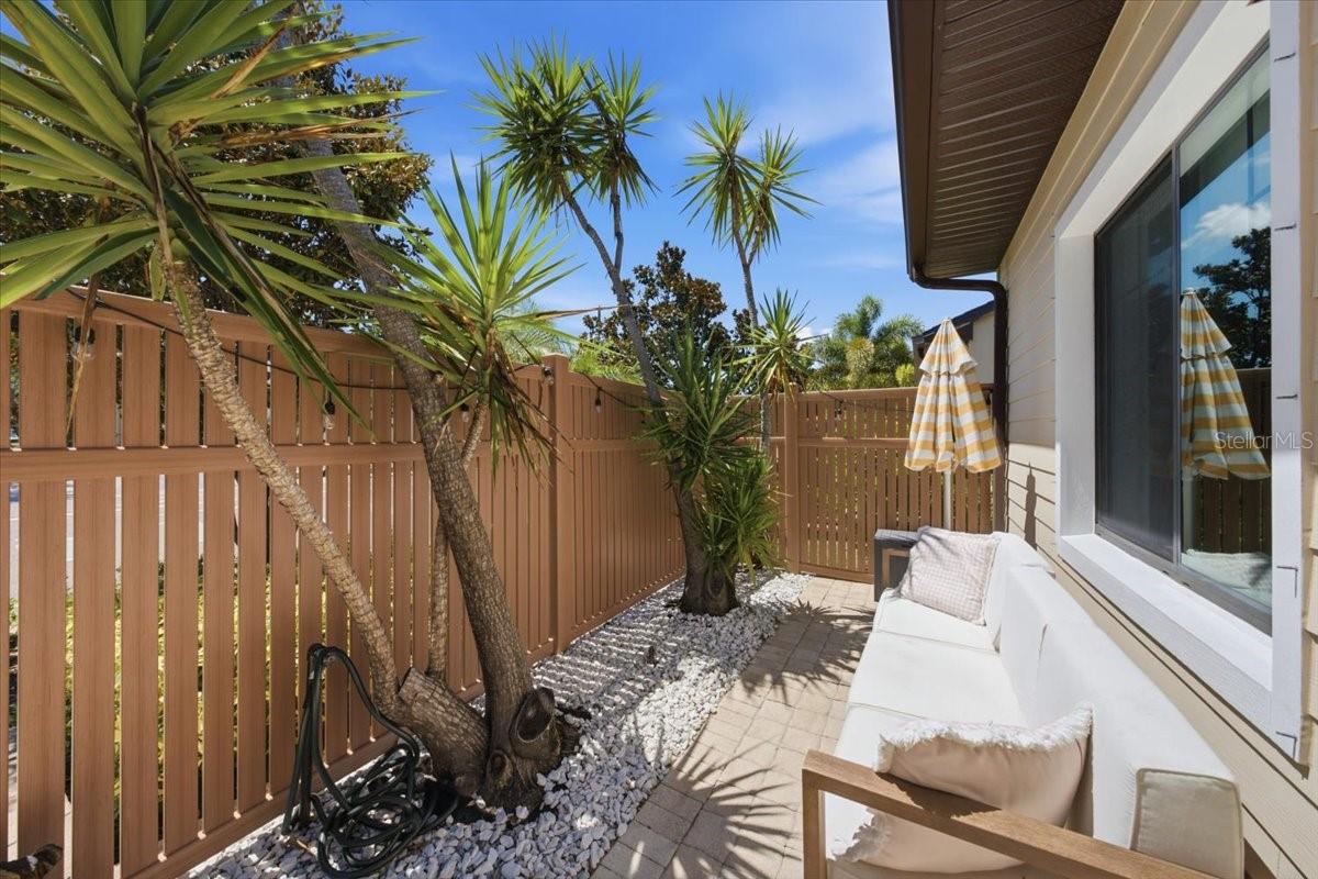 HIGHLAND COURTYARD TWNHMS UNIT ONE - Residential