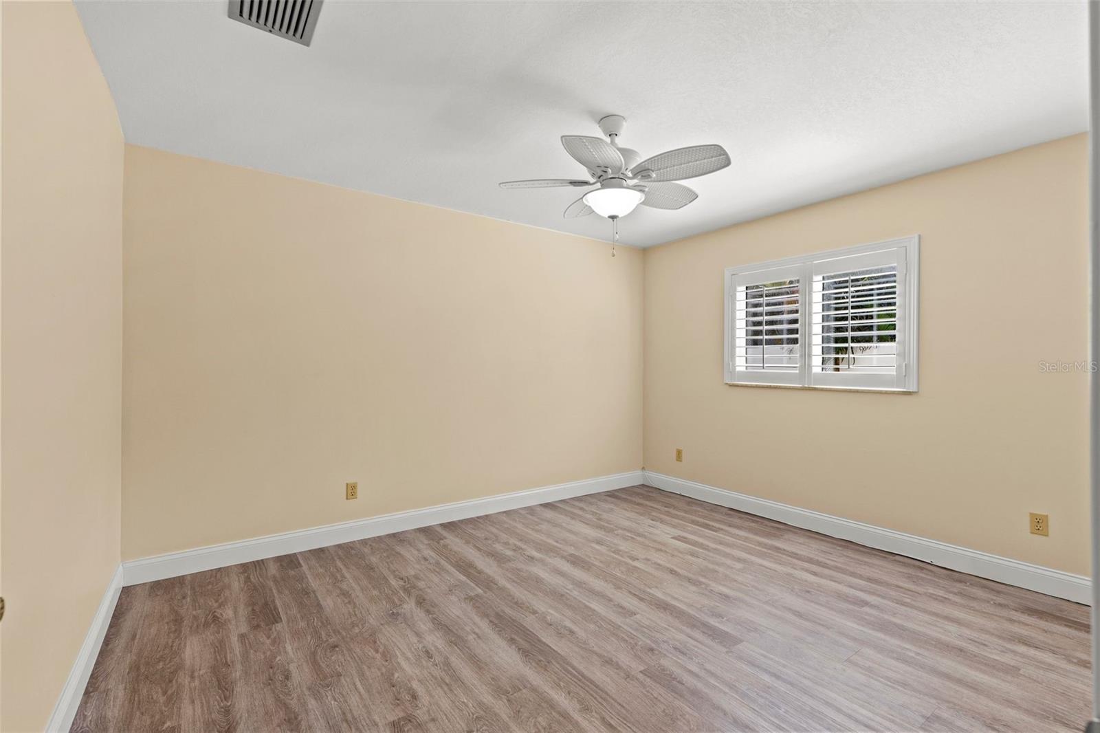 ENISWOOD-UNIT I - Residential