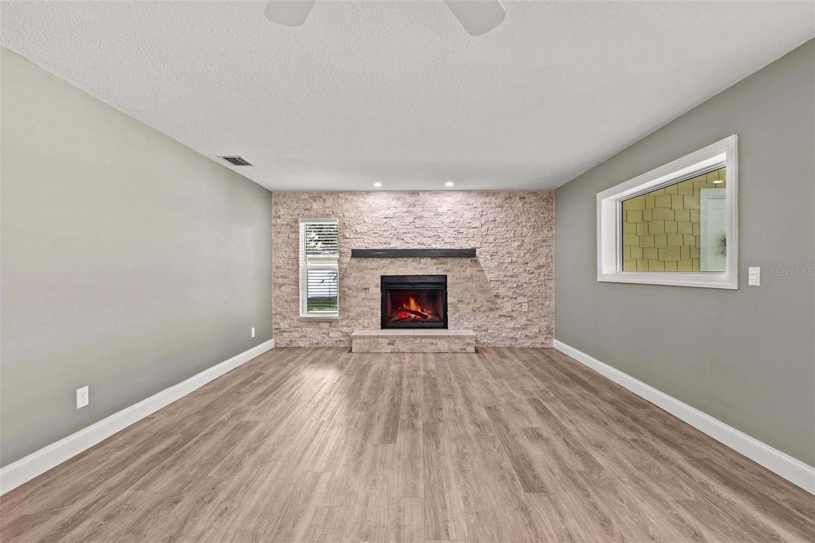 ENISWOOD-UNIT I - Residential