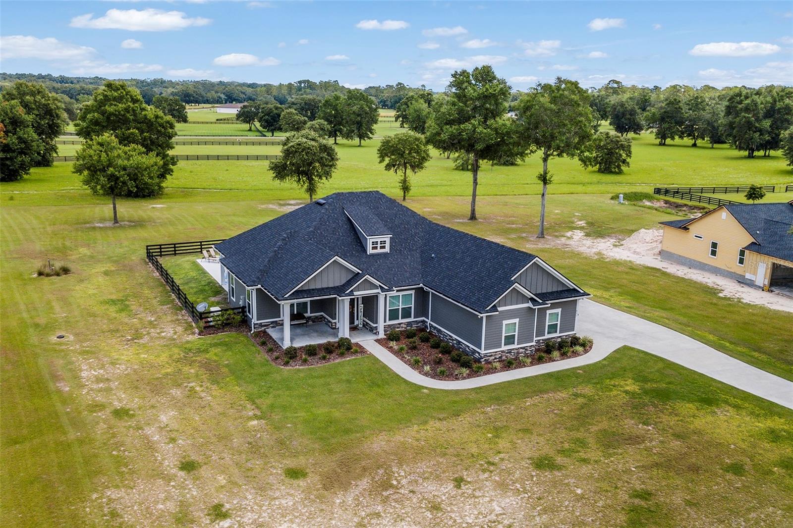 LAKE LOUISE ESTATES - Residential