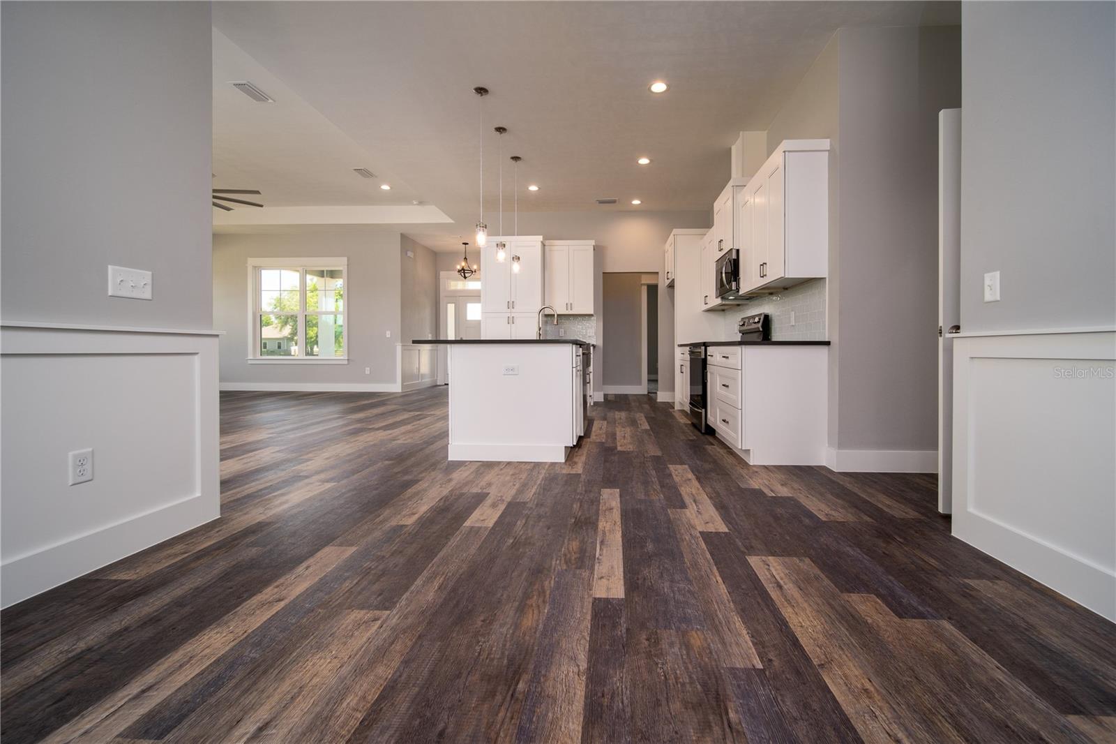 LAKE LOUISE ESTATES - Residential