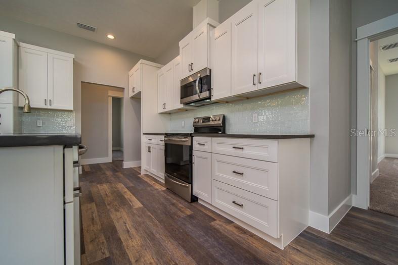 LAKE LOUISE ESTATES - Residential