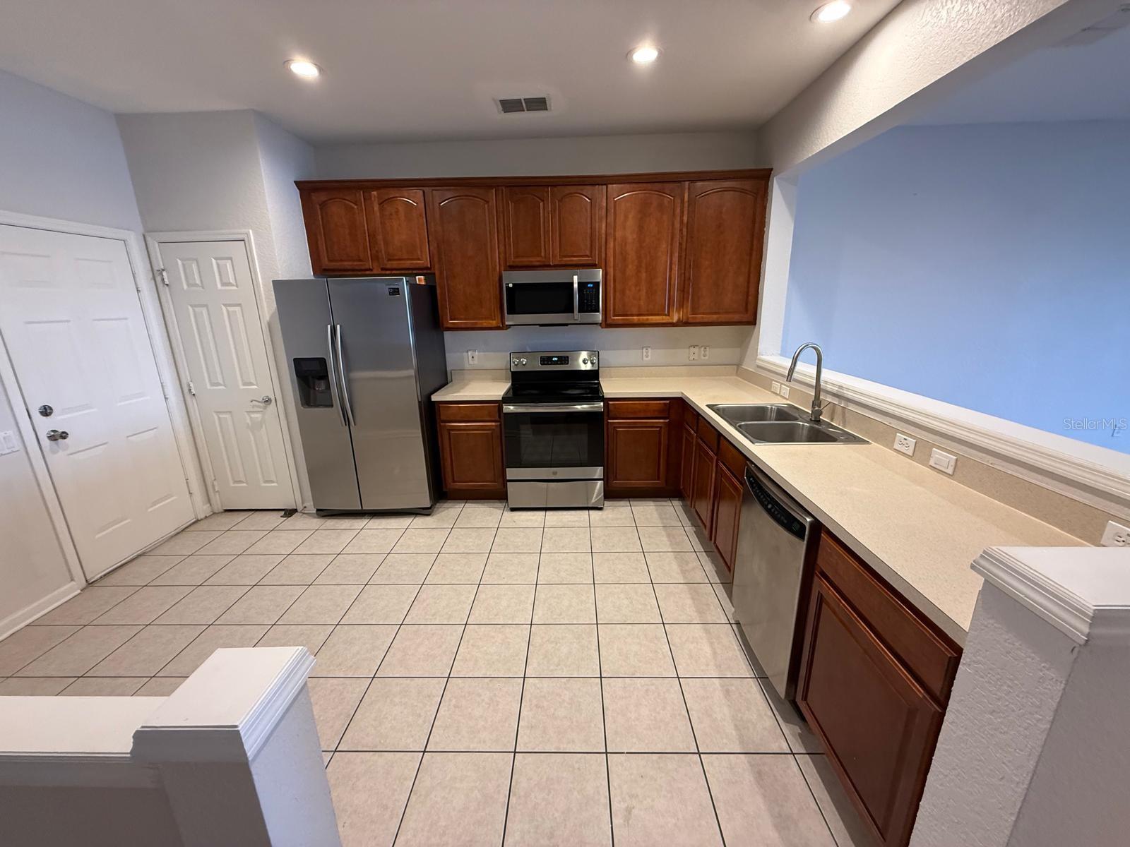 SPRING ISLE - Residential Lease