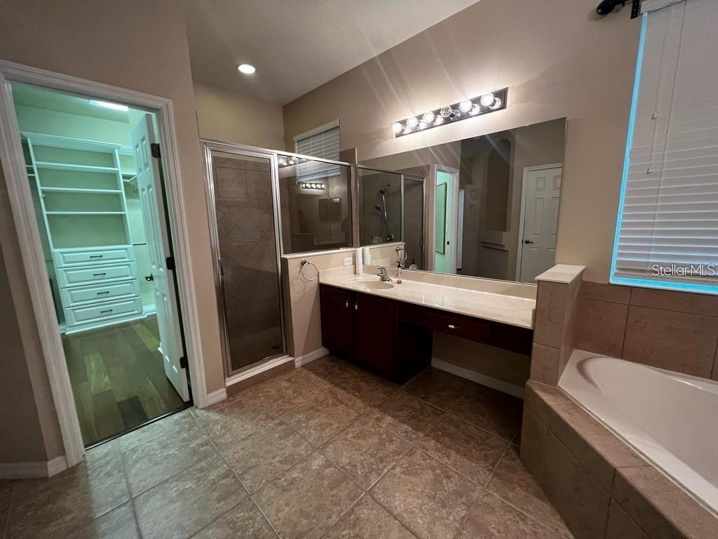 SHINGLE CREEK RESERVE AT THE OAKS PH 3 & 4 - Residential Lease