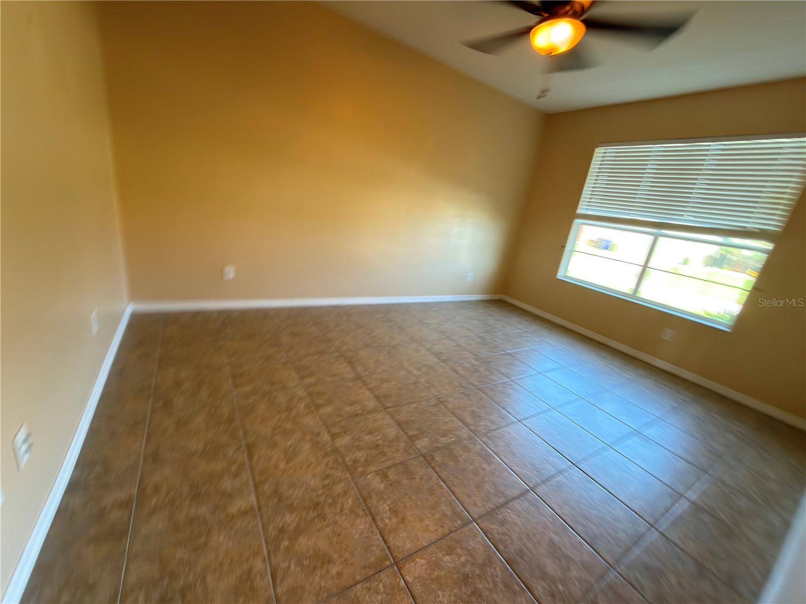 SHINGLE CREEK RESERVE AT THE OAKS PH 3 & 4 - Residential Lease
