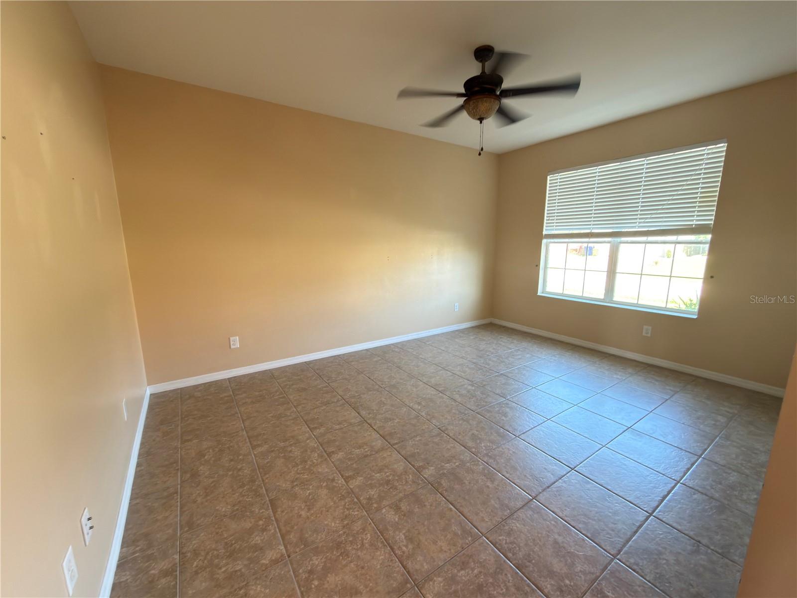 SHINGLE CREEK RESERVE AT THE OAKS PH 3 & 4 - Residential Lease