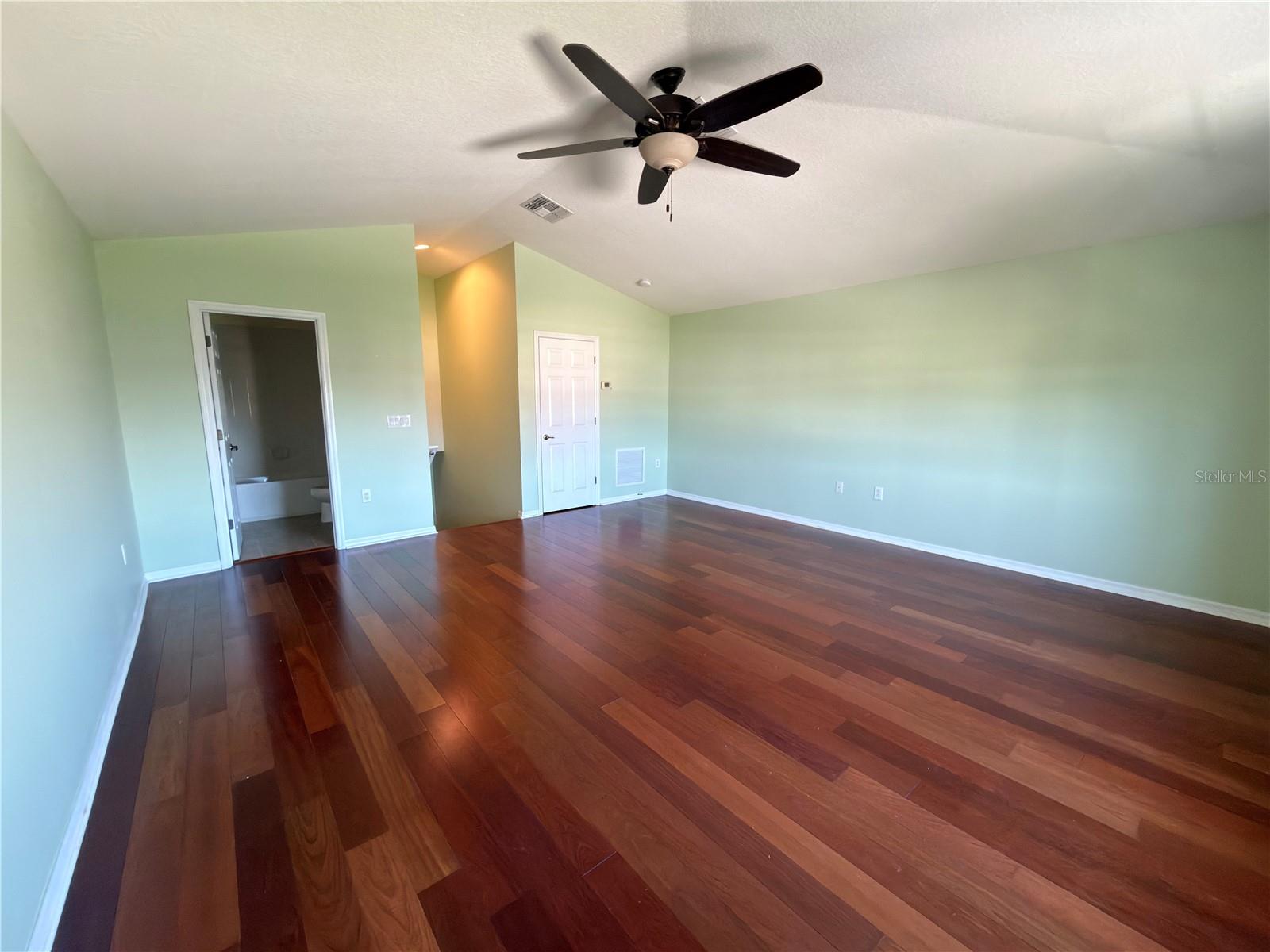 SHINGLE CREEK RESERVE AT THE OAKS PH 3 & 4 - Residential Lease