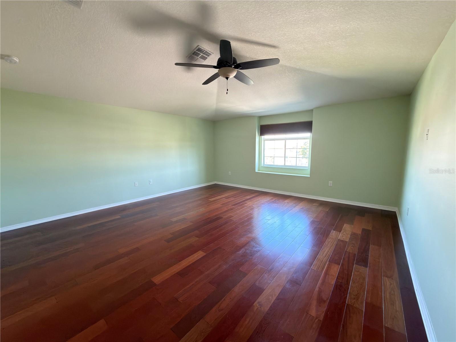 SHINGLE CREEK RESERVE AT THE OAKS PH 3 & 4 - Residential Lease