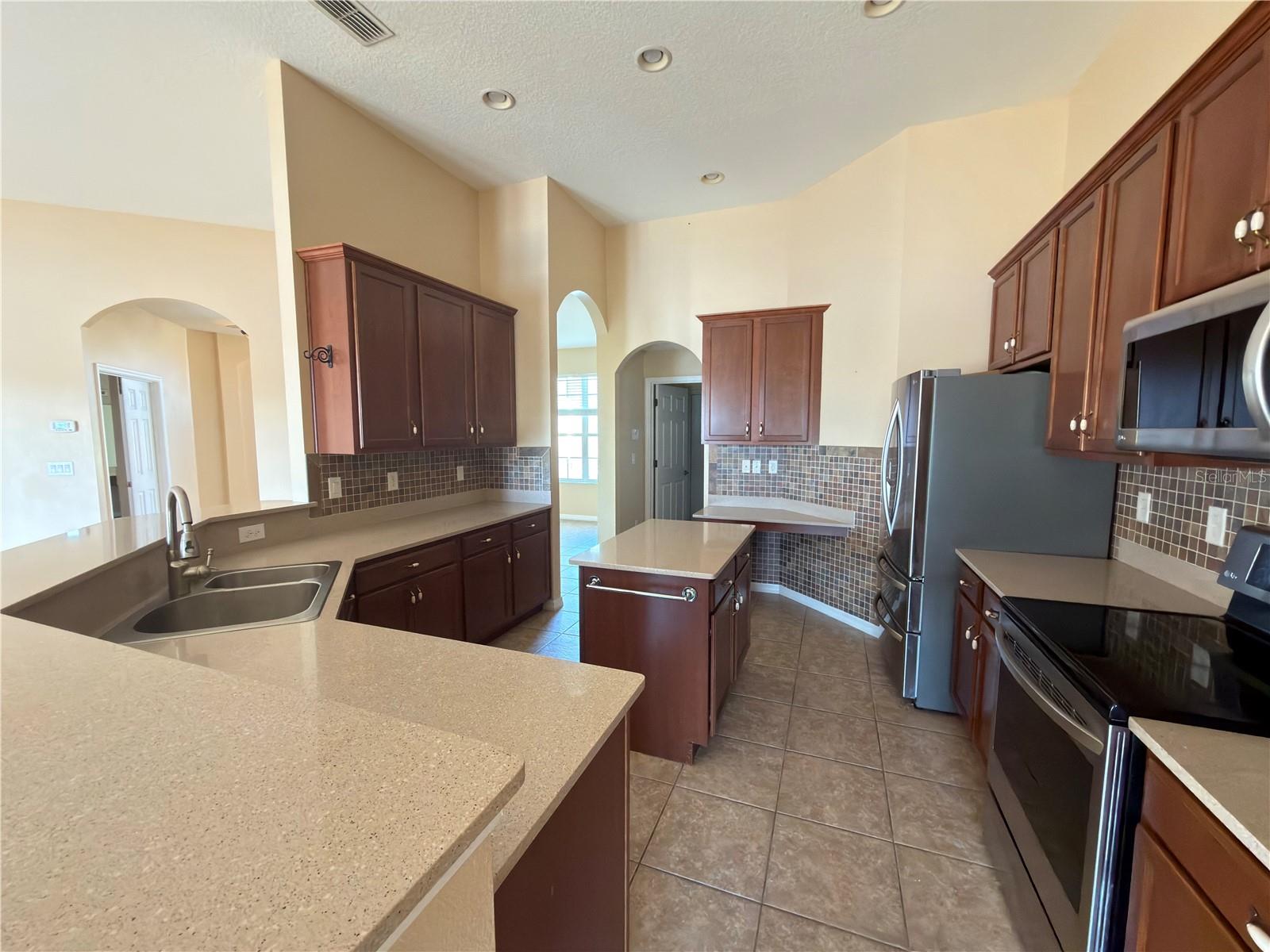 SHINGLE CREEK RESERVE AT THE OAKS PH 3 & 4 - Residential Lease