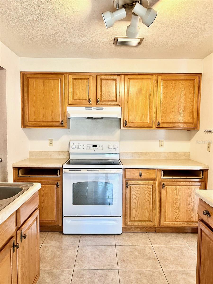 ORLANDO HIGHLANDS 04 REP - Residential Lease
