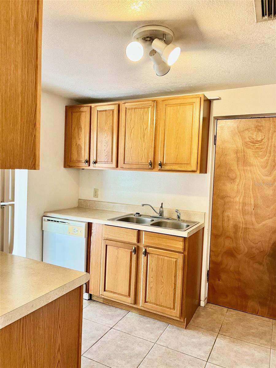 ORLANDO HIGHLANDS 04 REP - Residential Lease