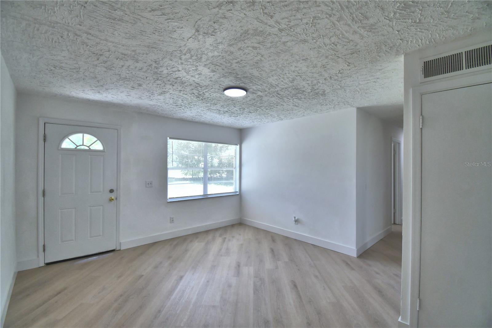 CANDLELIGHT OAKS - Residential