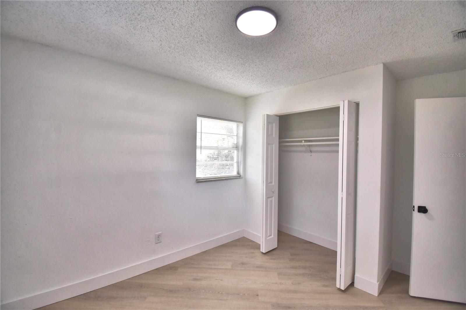 CANDLELIGHT OAKS - Residential