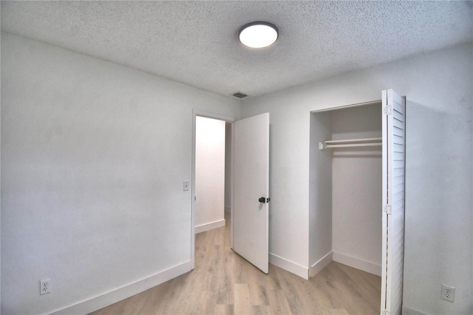 CANDLELIGHT OAKS - Residential