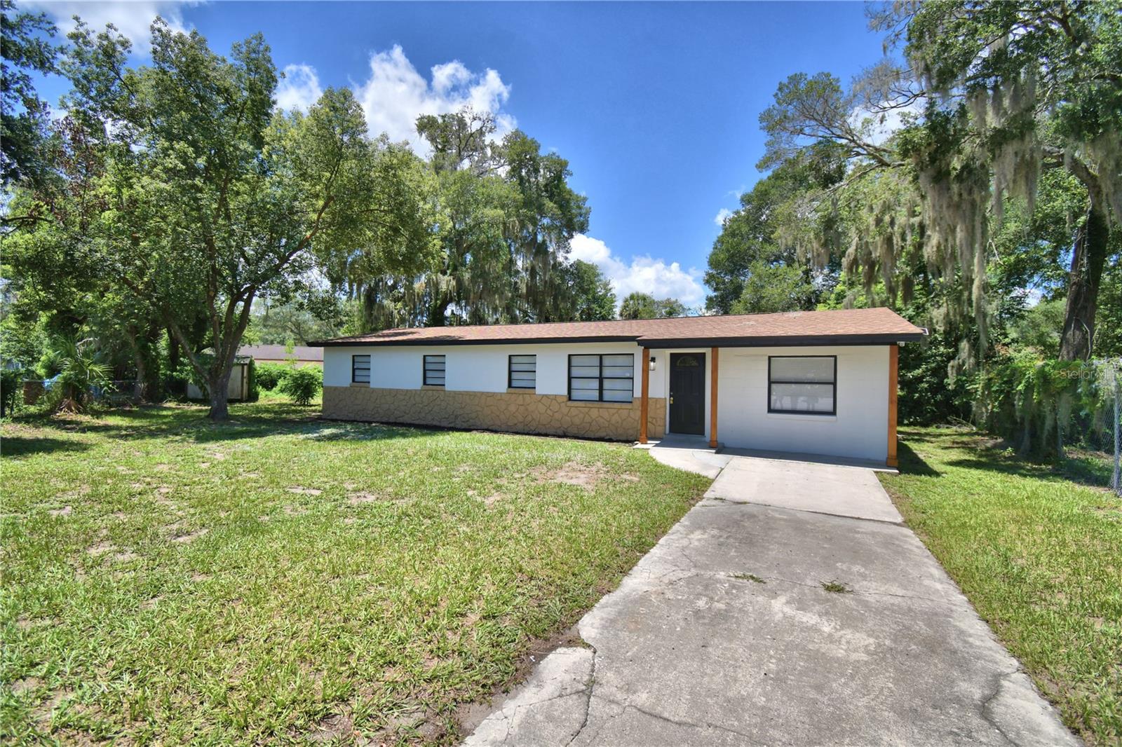 CANDLELIGHT OAKS - Residential