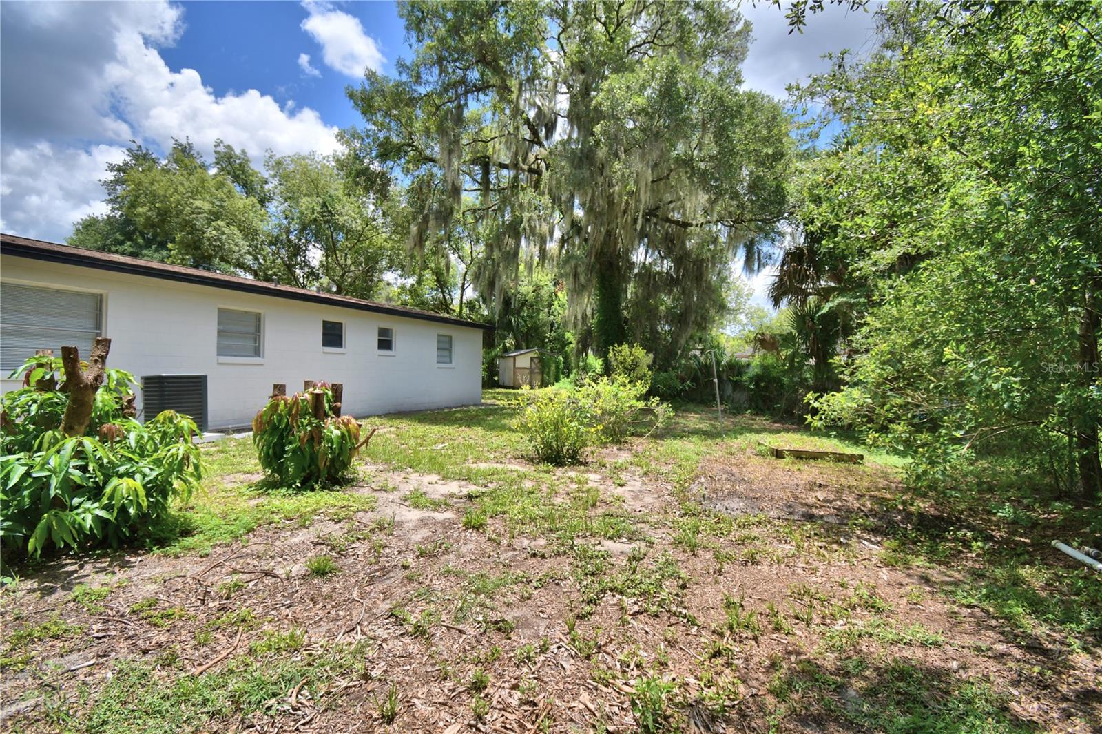 CANDLELIGHT OAKS - Residential