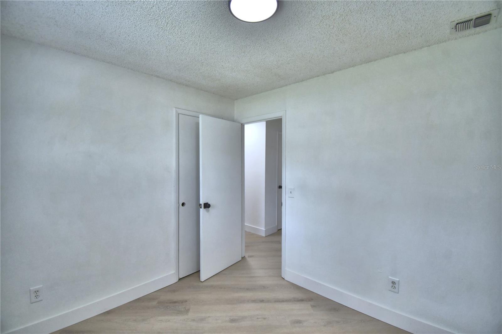 CANDLELIGHT OAKS - Residential