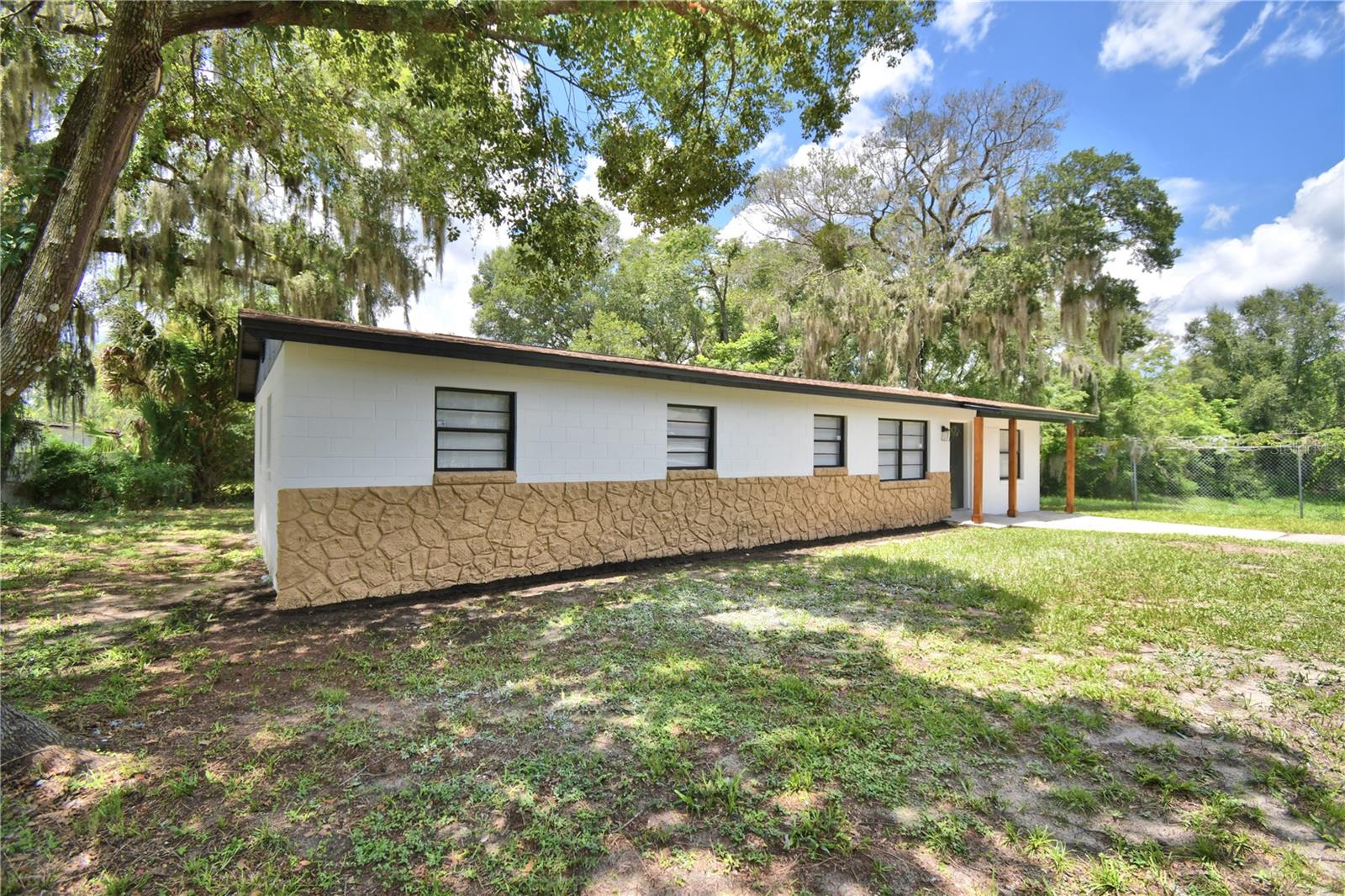 CANDLELIGHT OAKS - Residential