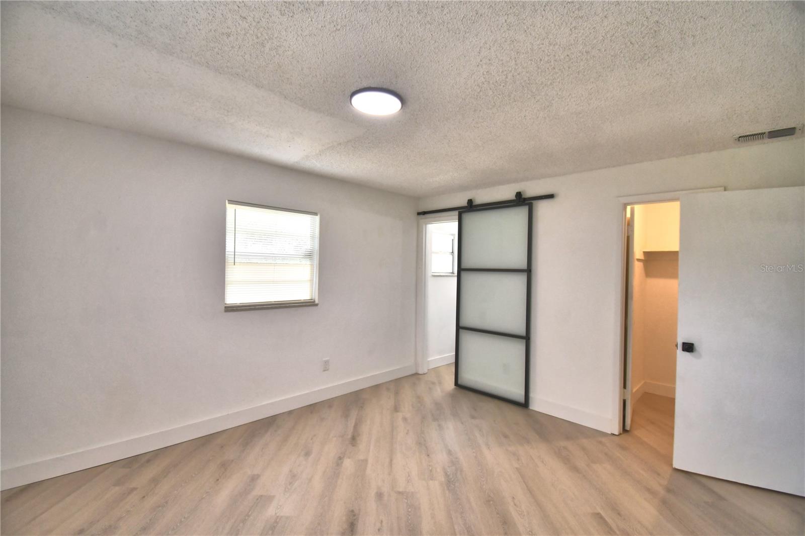 CANDLELIGHT OAKS - Residential