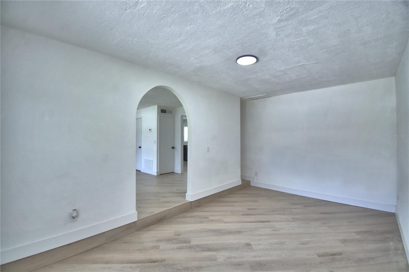 CANDLELIGHT OAKS - Residential